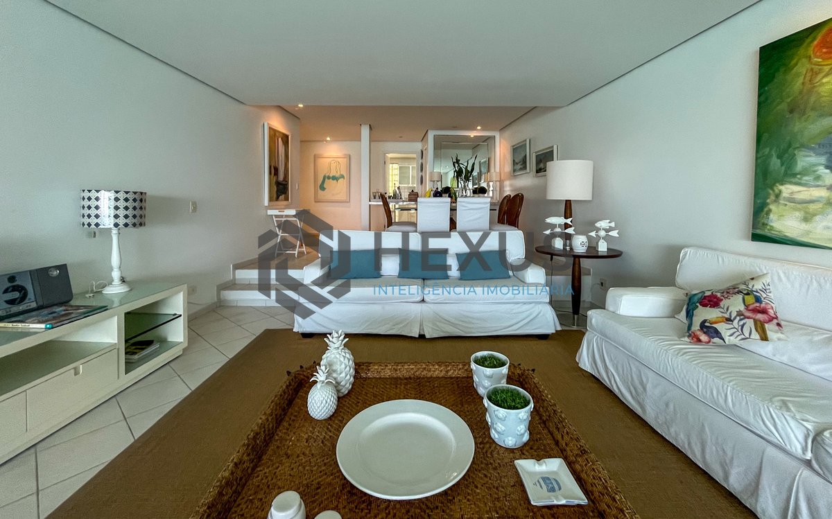 Foto 11 de Apartamento frente mar com varanda gourmet e lazer na Praia das Pitangueiras, Guaruja