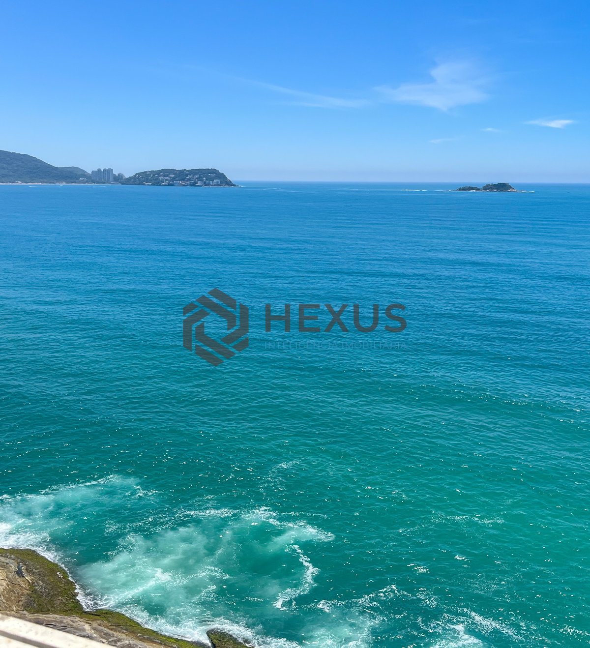 Foto 36 de Apartamento frente mar com varanda gourmet e lazer na Praia das Pitangueiras, Guaruja