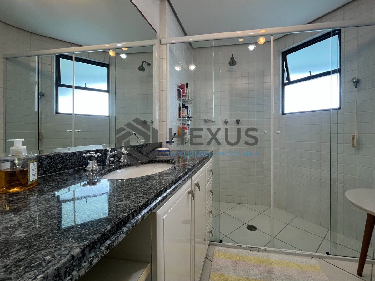 Foto 23 de Apartamento frente mar com varanda gourmet e lazer completo na Praia das Pitangueiras, Guaruja