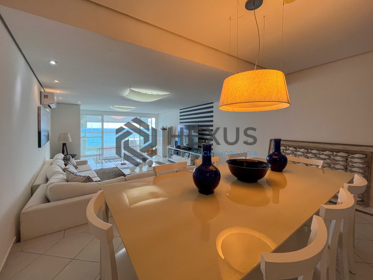 Foto 8 de Apartamento frente mar com varanda gourmet e lazer na Praia das Pitangueiras, Guaruja