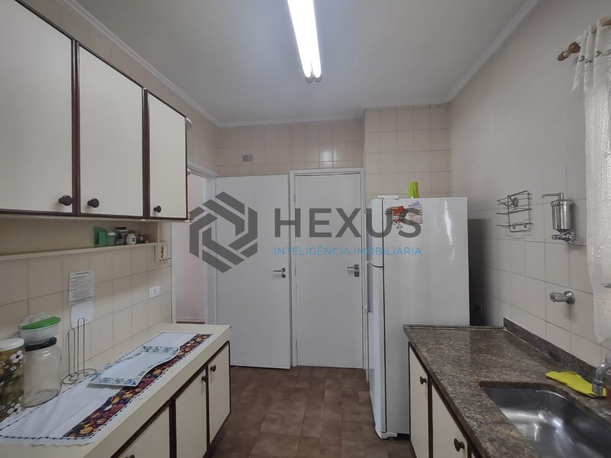 Foto 16 de Apartamento com varanda na Praia da Enseada, Guaruja
