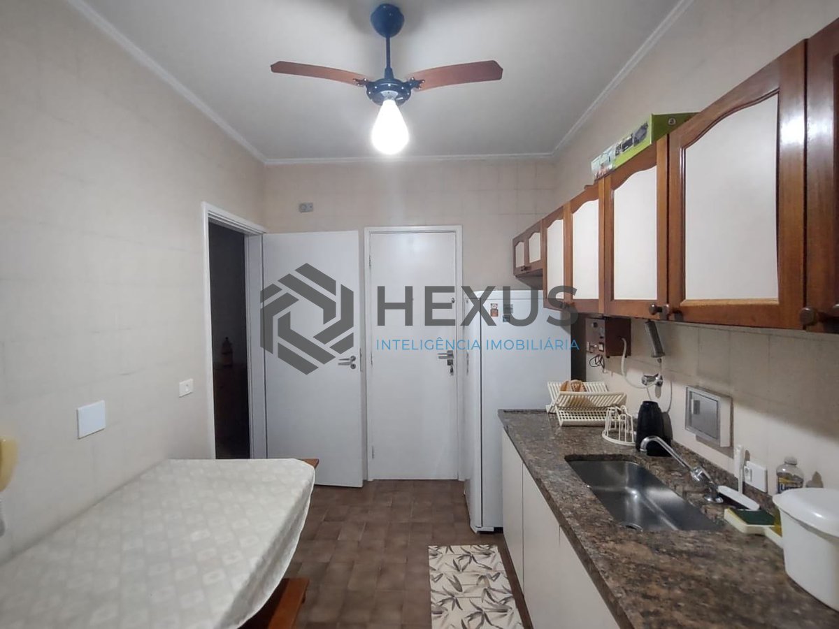 Foto 14 de Apartamento com varanda na Praia da Enseada, Guaruja