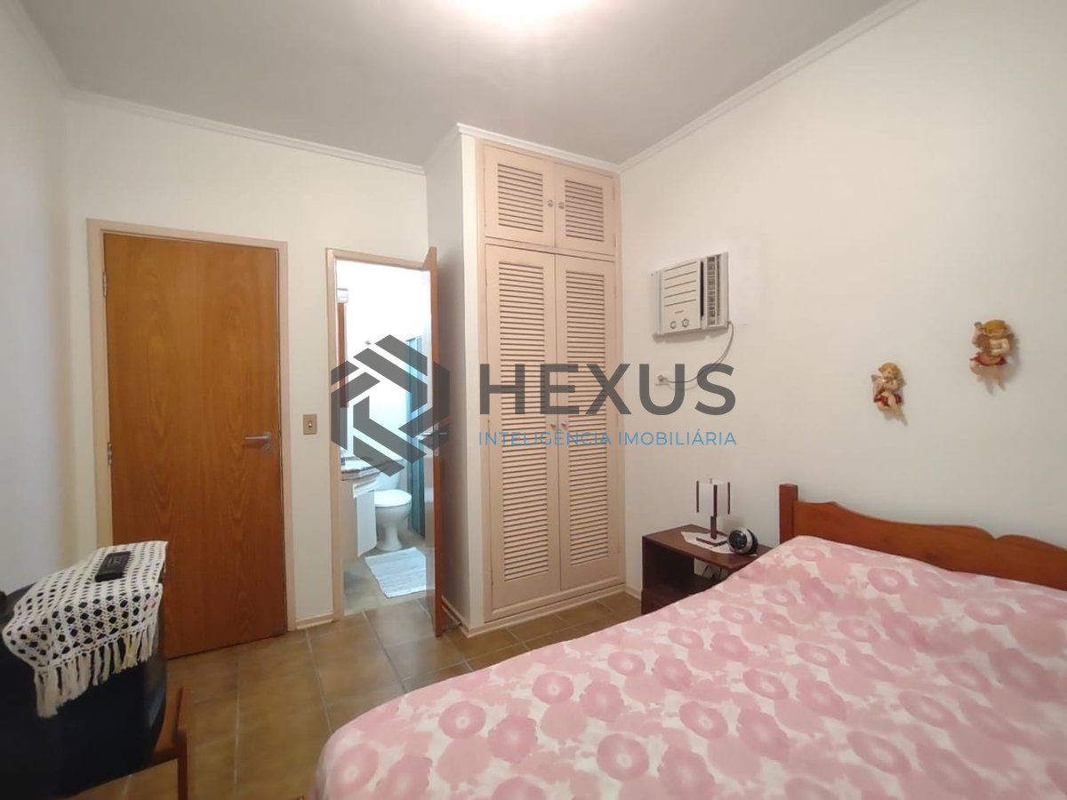 Foto 12 de Apartamento com varanda na Praia da Enseada, Guaruja