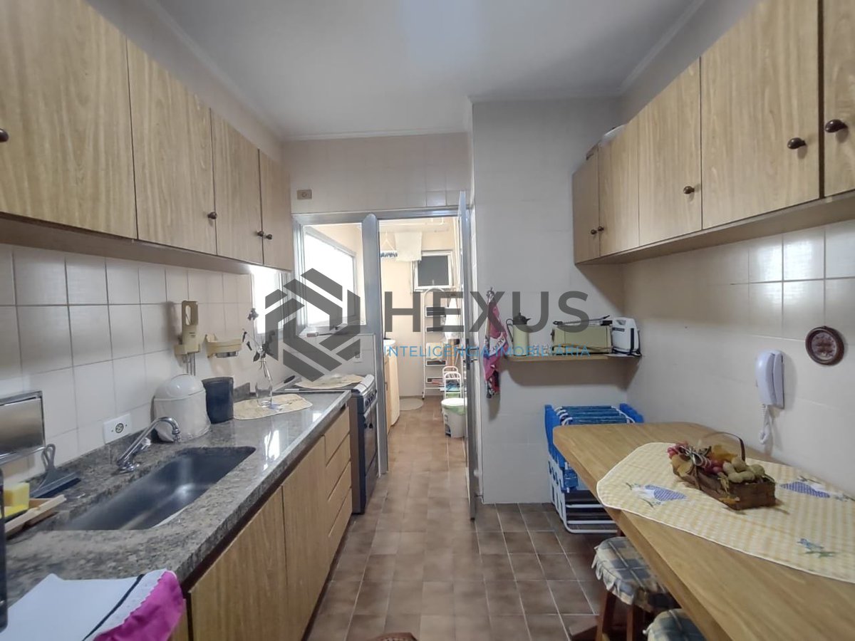 Foto 15 de Apartamento com varanda na Praia da Enseada, Guaruja