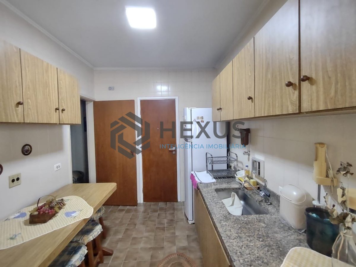 Foto 16 de Apartamento com varanda na Praia da Enseada, Guaruja