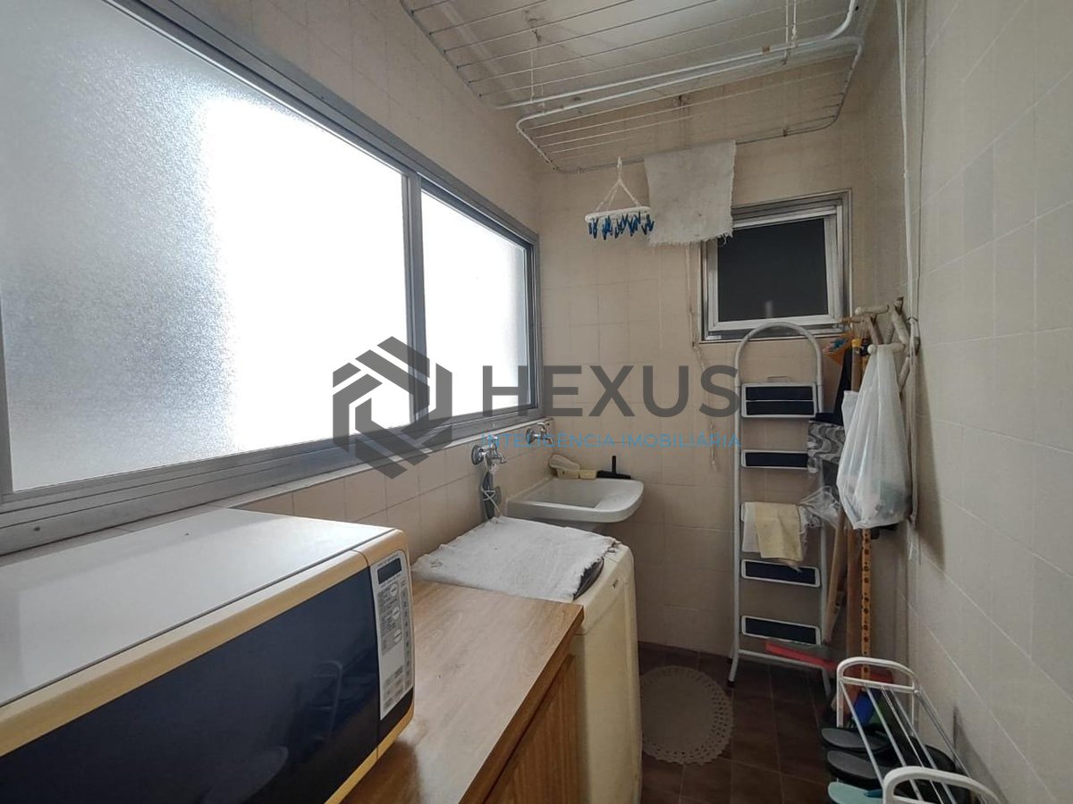 Foto 17 de Apartamento com varanda na Praia da Enseada, Guaruja
