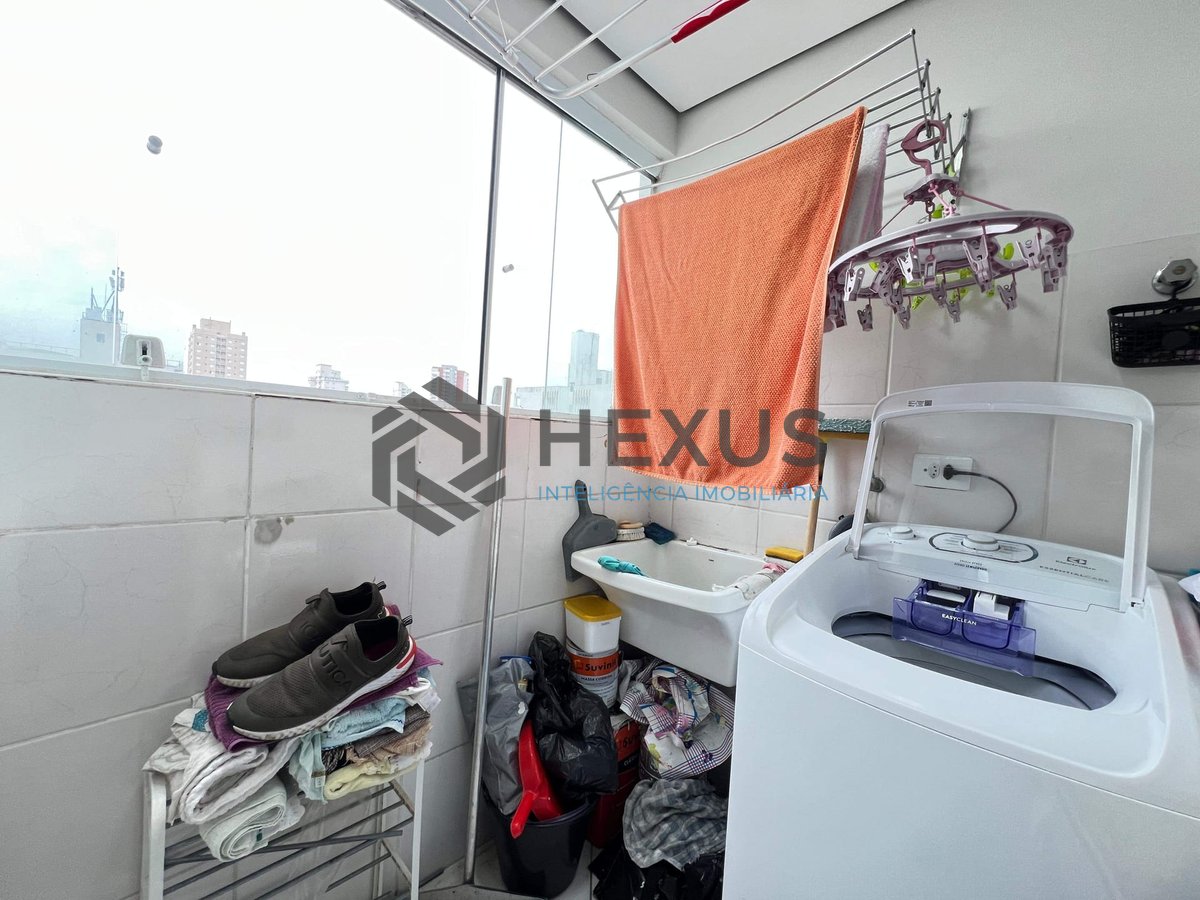Foto 25 de Apartamento com varanda e lazer na Praia da Enseada, Guaruja