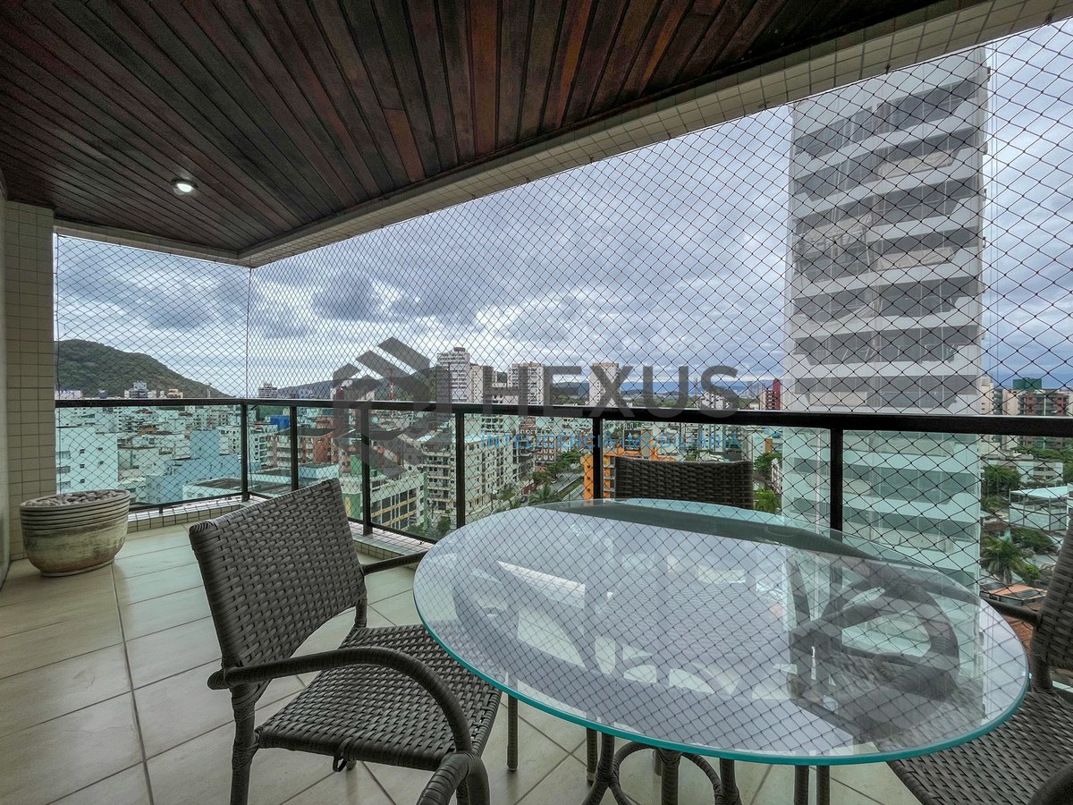 Foto 2 de Apartamento com varanda e lazer a uma quadra da Praia das Asturias, Guaruja