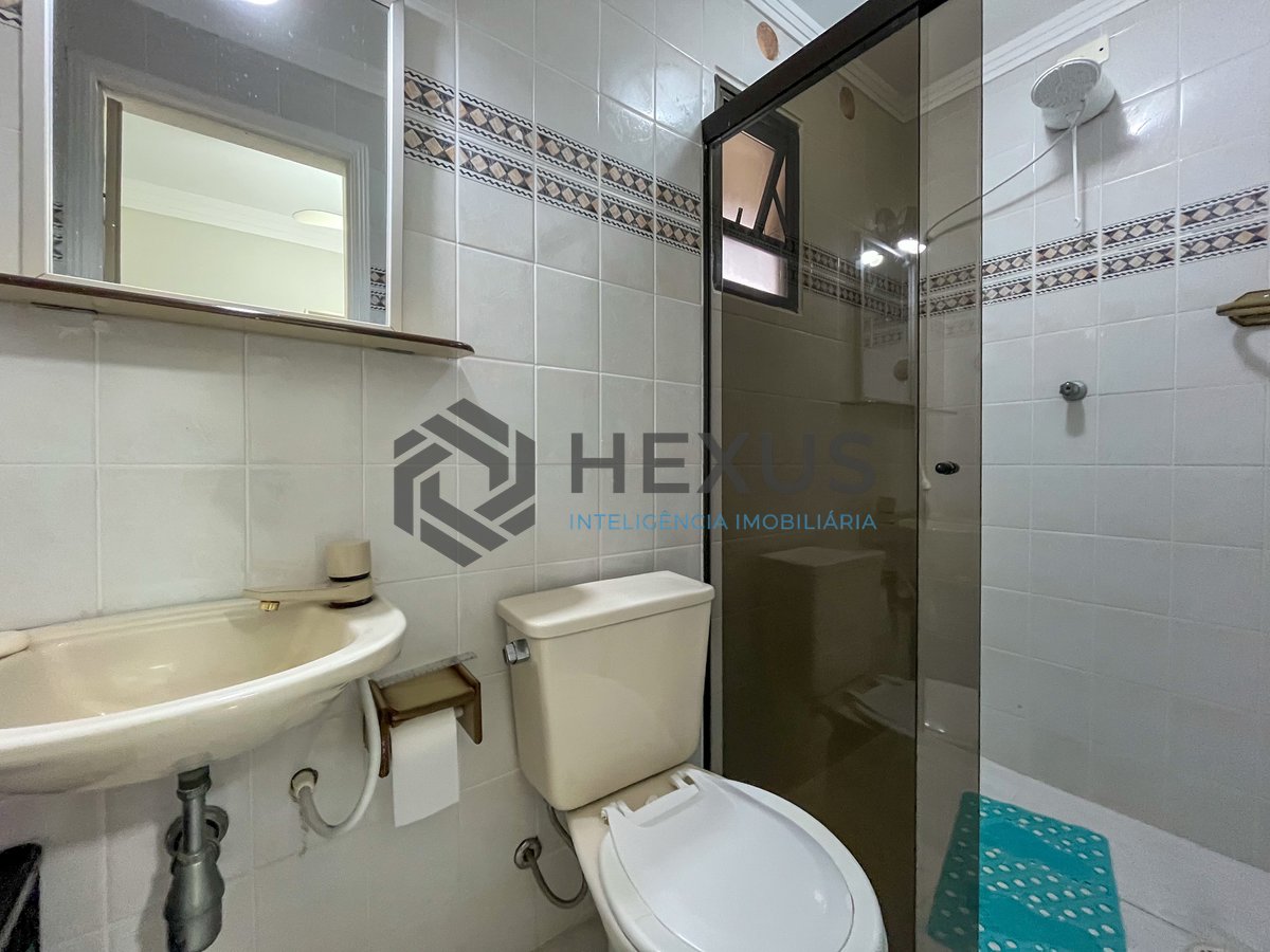 Foto 19 de Apartamento reformado com varanda vista mar a uma quadra da Praia das Asturias, Guaruja