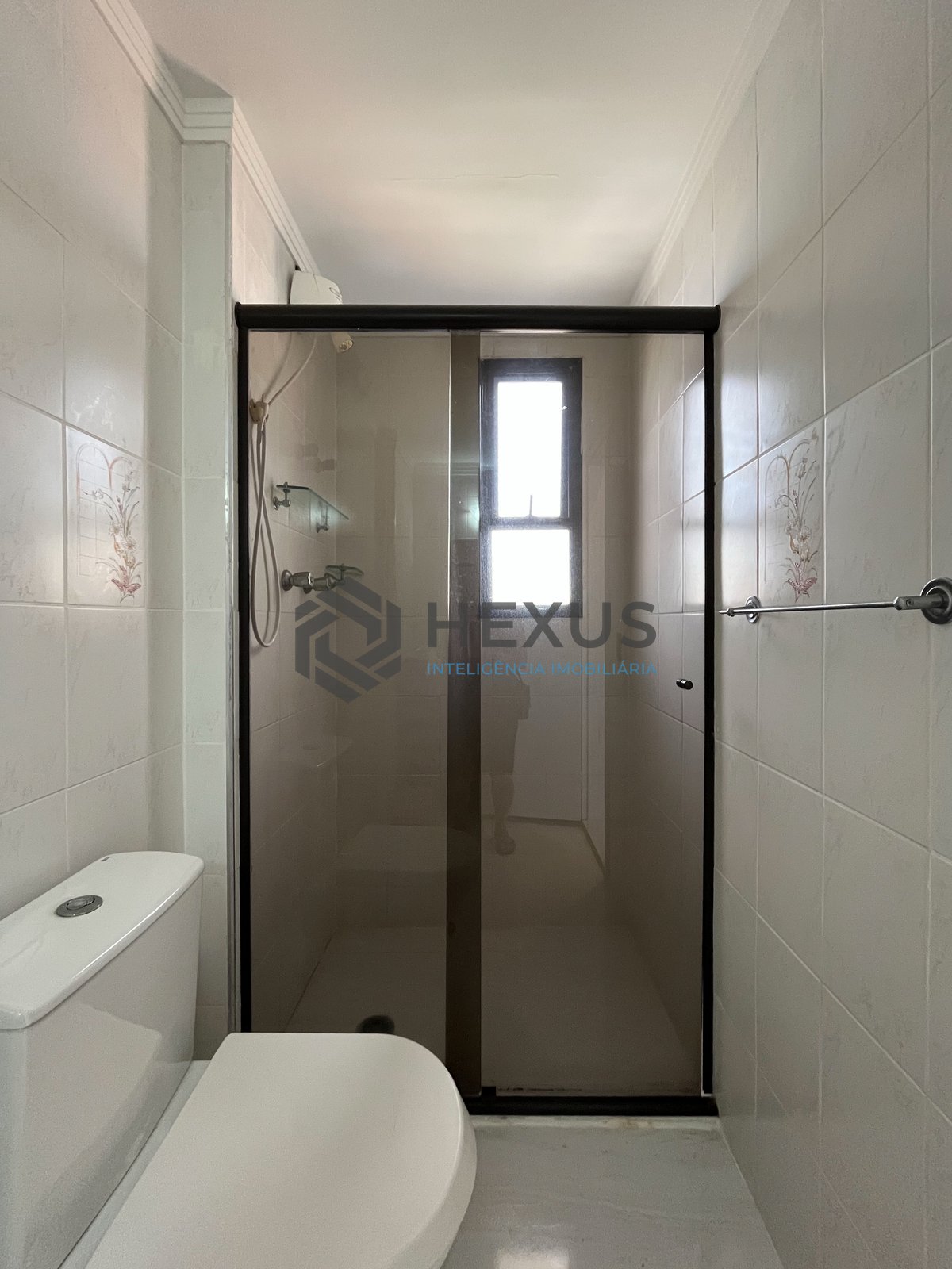 Foto 24 de Apartamento reformado com varanda vista mar a uma quadra da Praia das Asturias, Guaruja