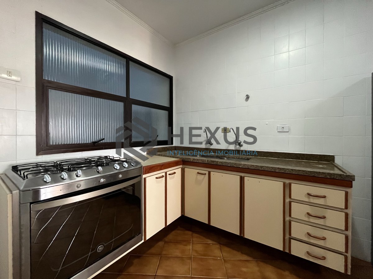 Foto 25 de Apartamento  com varanda vista mar na beira mar da Praia das Pitangueiras, Guaruja
