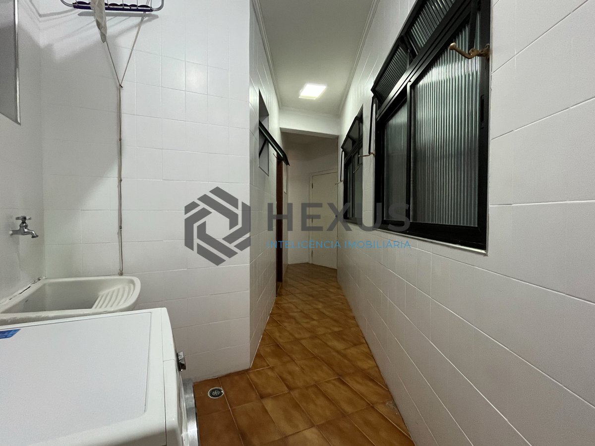 Foto 27 de Apartamento  com varanda vista mar na beira mar da Praia das Pitangueiras, Guaruja