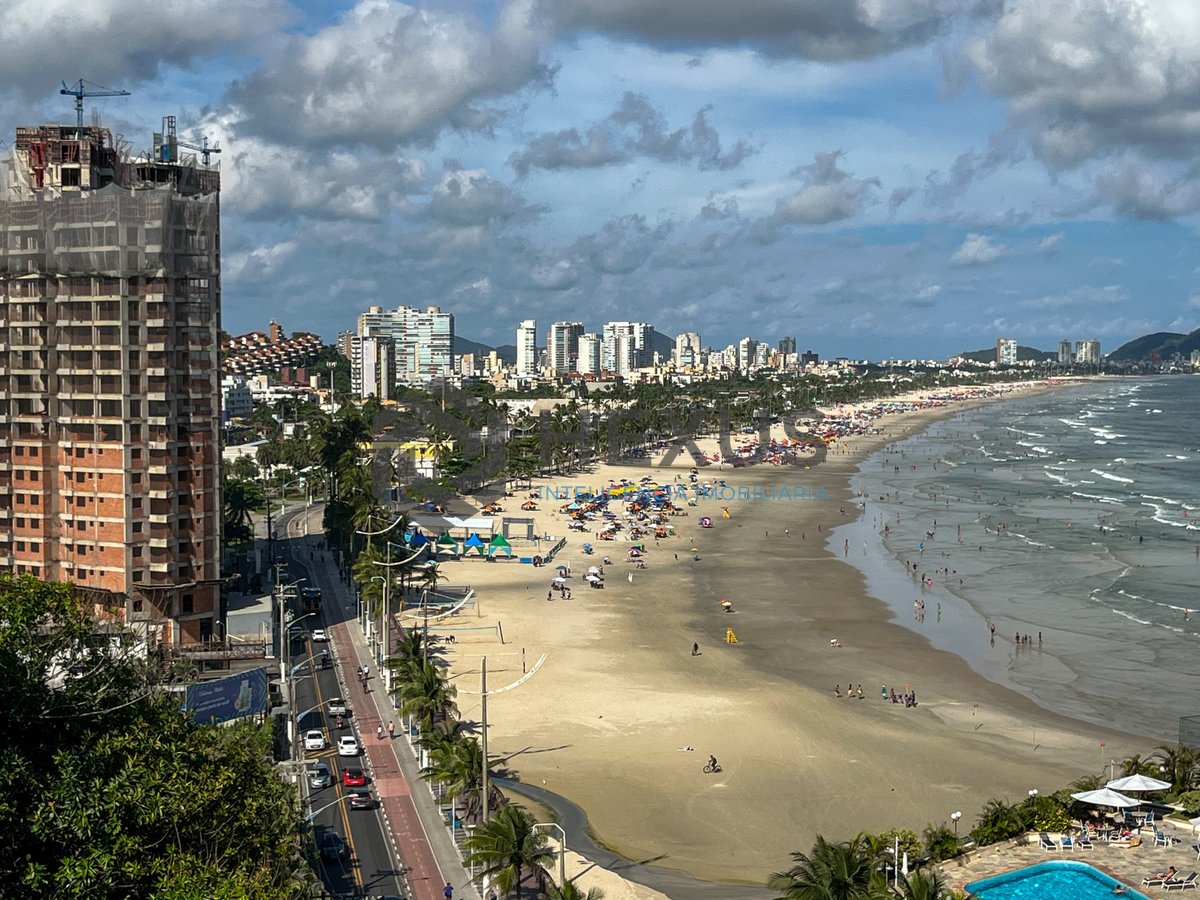 Foto 9 de Apartamento  com varanda vista mar na beira mar da Praia das Pitangueiras, Guaruja