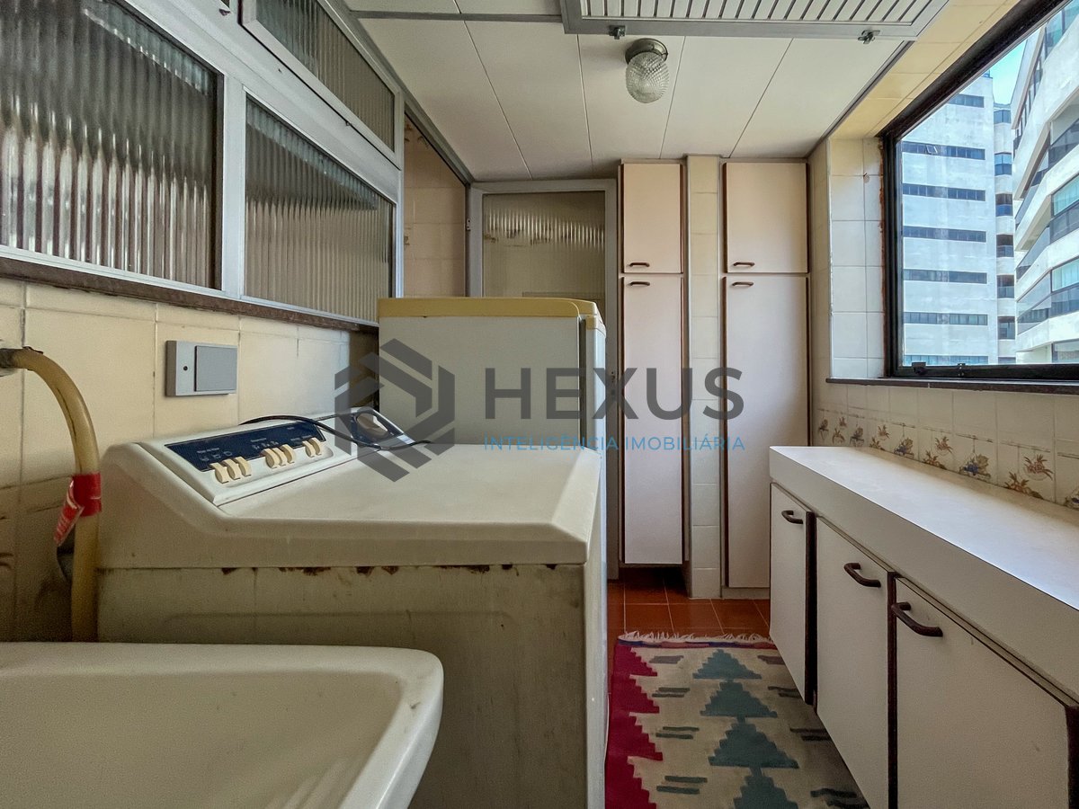 Foto 34 de Apartamento frente mar com varanda e lazer na Praia das Asturias, Guaruja