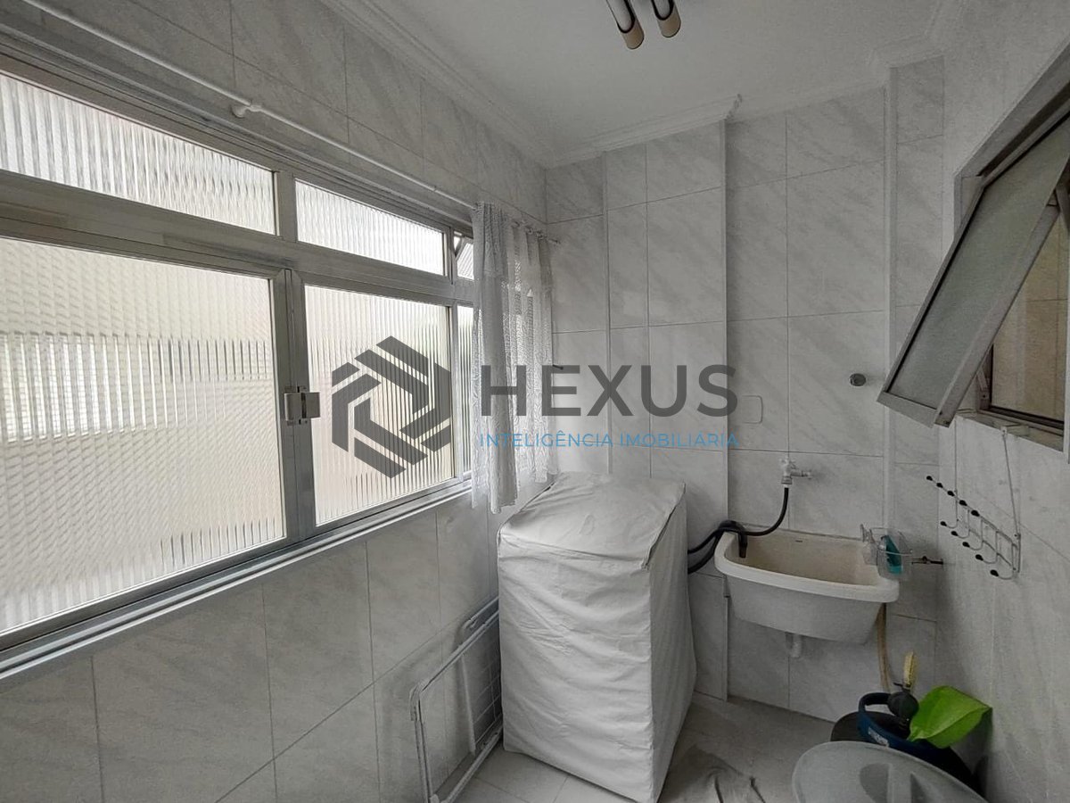 Foto 16 de Apartamento com varanda na Praia da Enseada, Guaruja