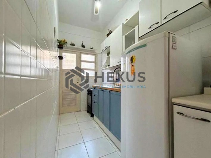 Foto 13 de Apartamento reformado com vista mar na beira mar da Praia das Pitangueiras, Guaruja