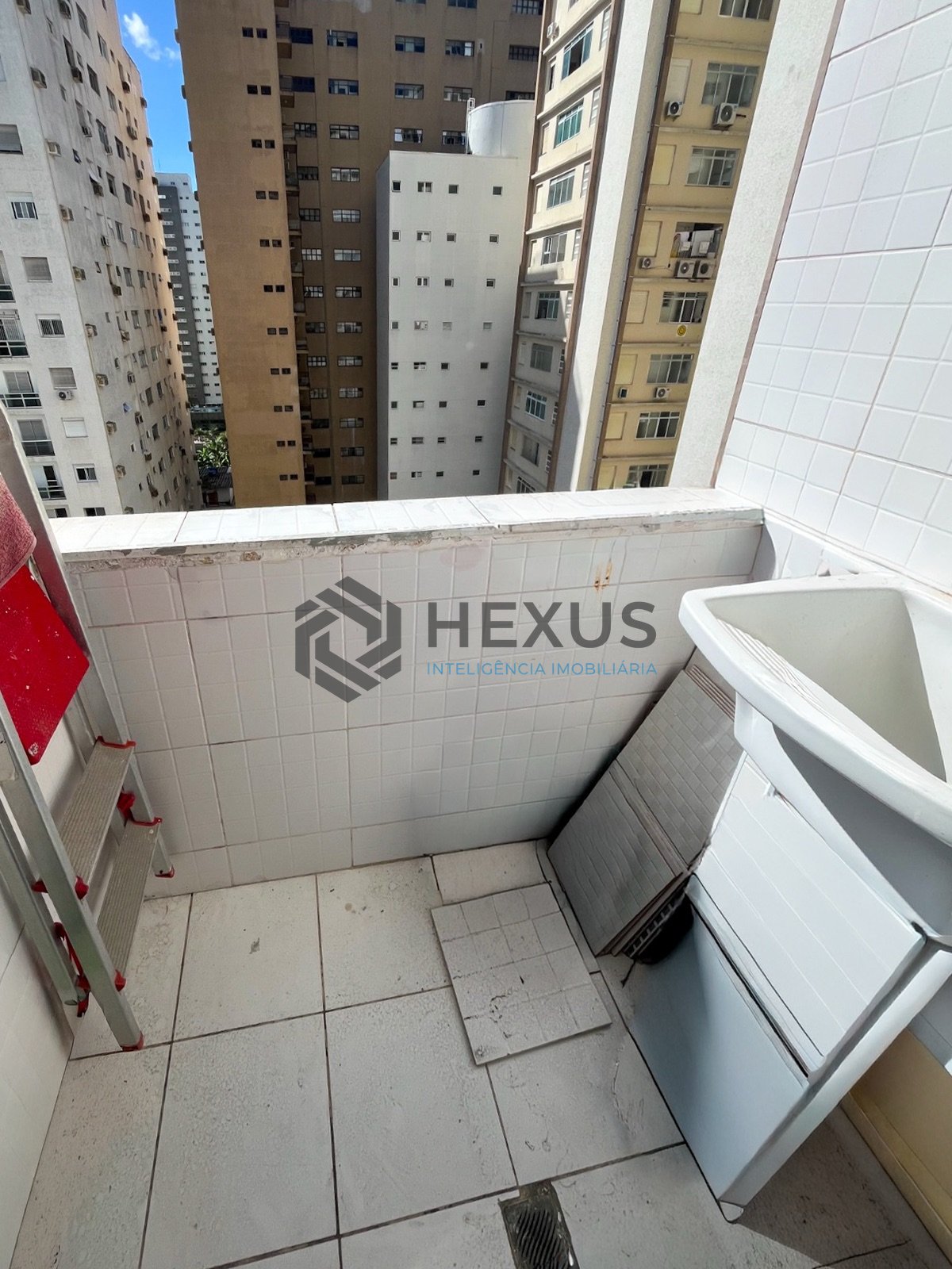 Foto 15 de Apartamento reformado com vista mar na beira mar da Praia das Pitangueiras, Guaruja