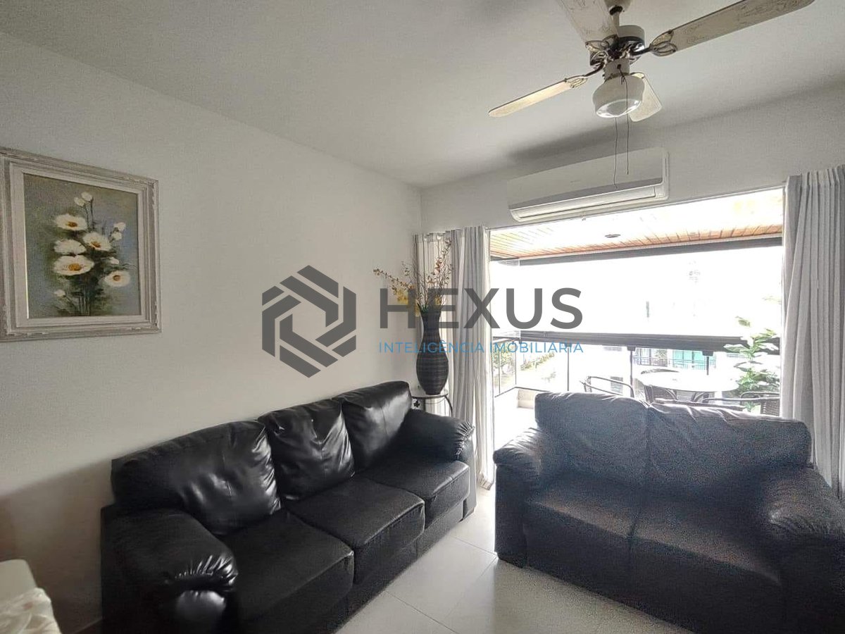 Foto 5 de Apartamento reformado com varanda na Praia da Enseada, Guaruja