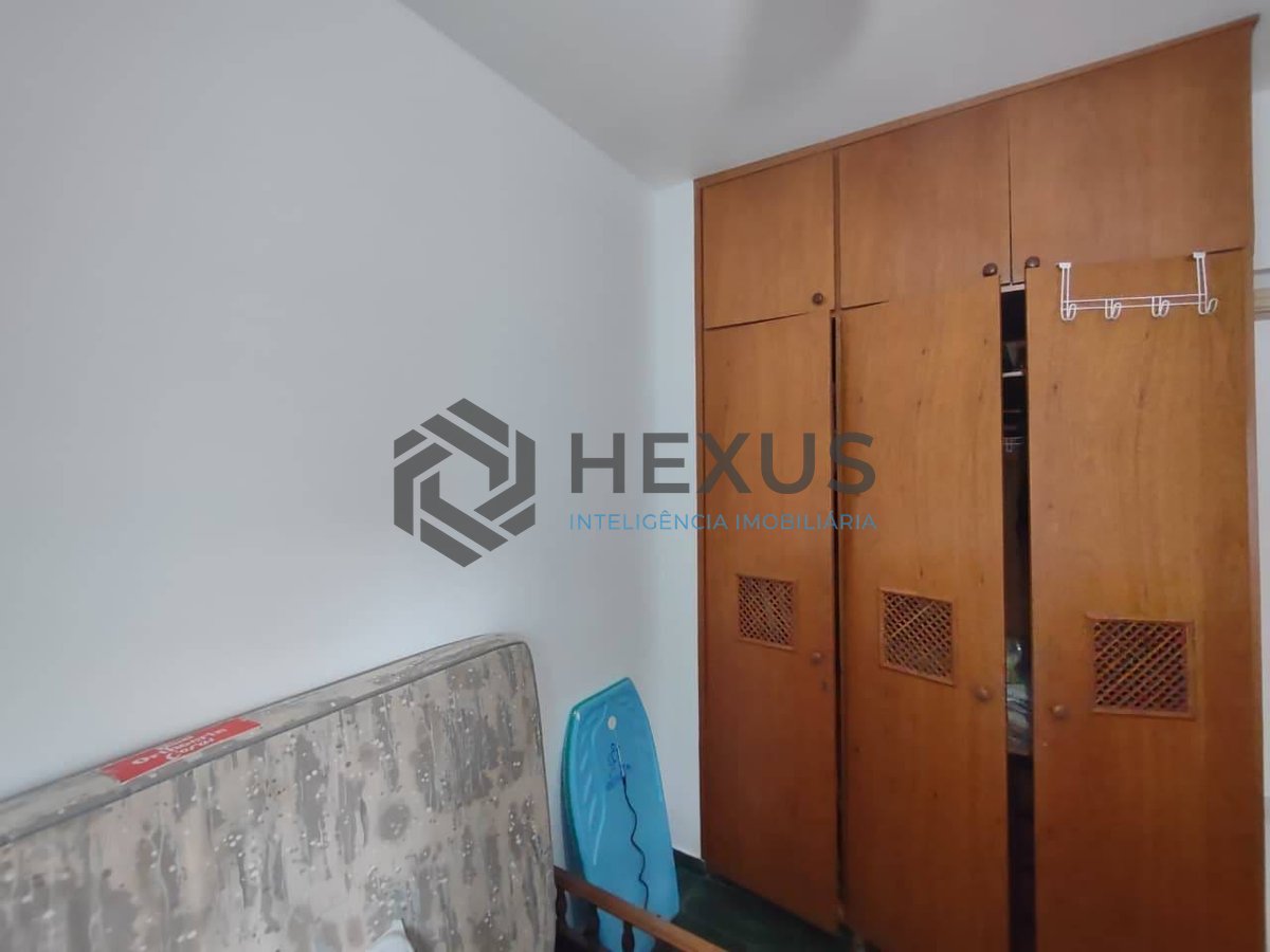 Foto 7 de Apartamento reformado com varanda na Praia da Enseada, Guaruja