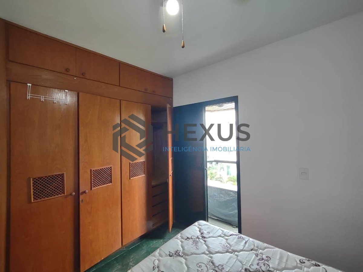 Foto 10 de Apartamento reformado com varanda na Praia da Enseada, Guaruja