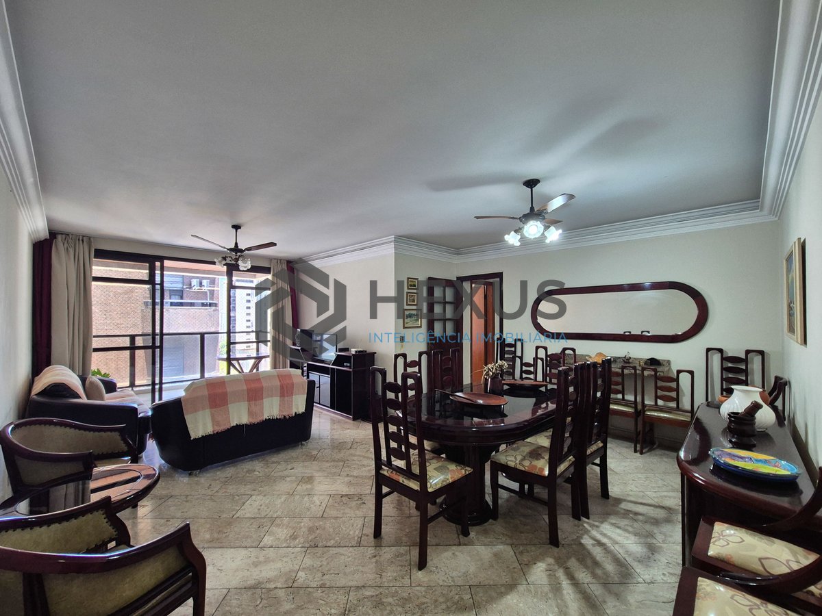 Foto 3 de Apartamento com varanda e lazer na Praia das Pitangueiras, Guaruja