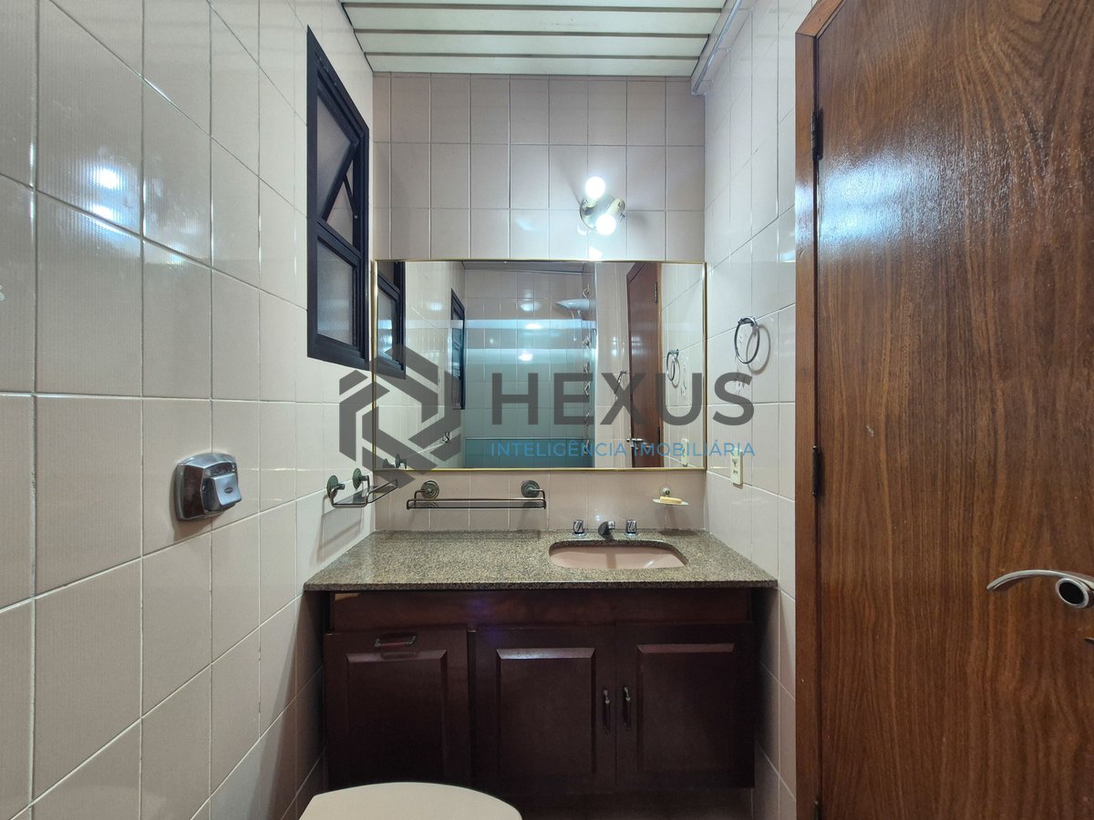 Foto 22 de Apartamento com varanda e lazer na Praia das Pitangueiras, Guaruja