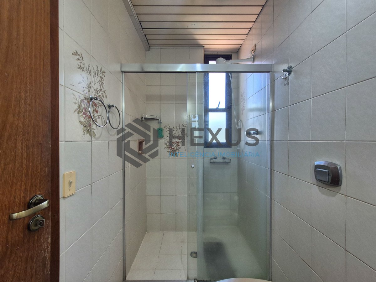 Foto 27 de Apartamento com varanda e lazer na Praia das Pitangueiras, Guaruja