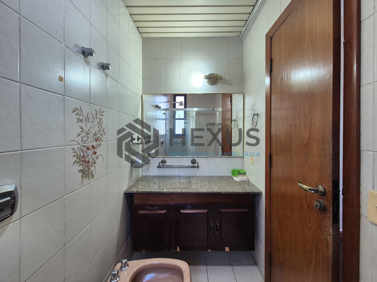 Foto 28 de Apartamento com varanda e lazer na Praia das Pitangueiras, Guaruja