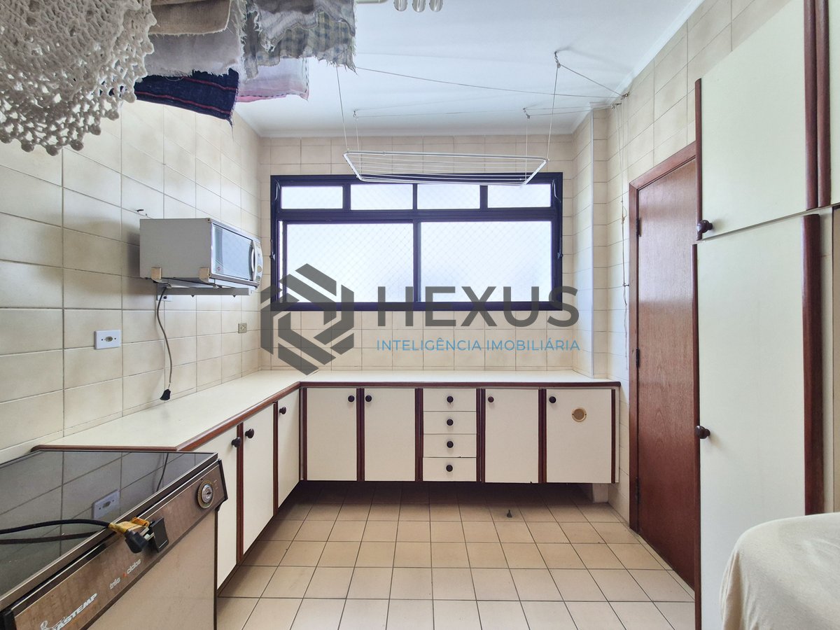 Foto 32 de Apartamento com varanda e lazer na Praia das Pitangueiras, Guaruja