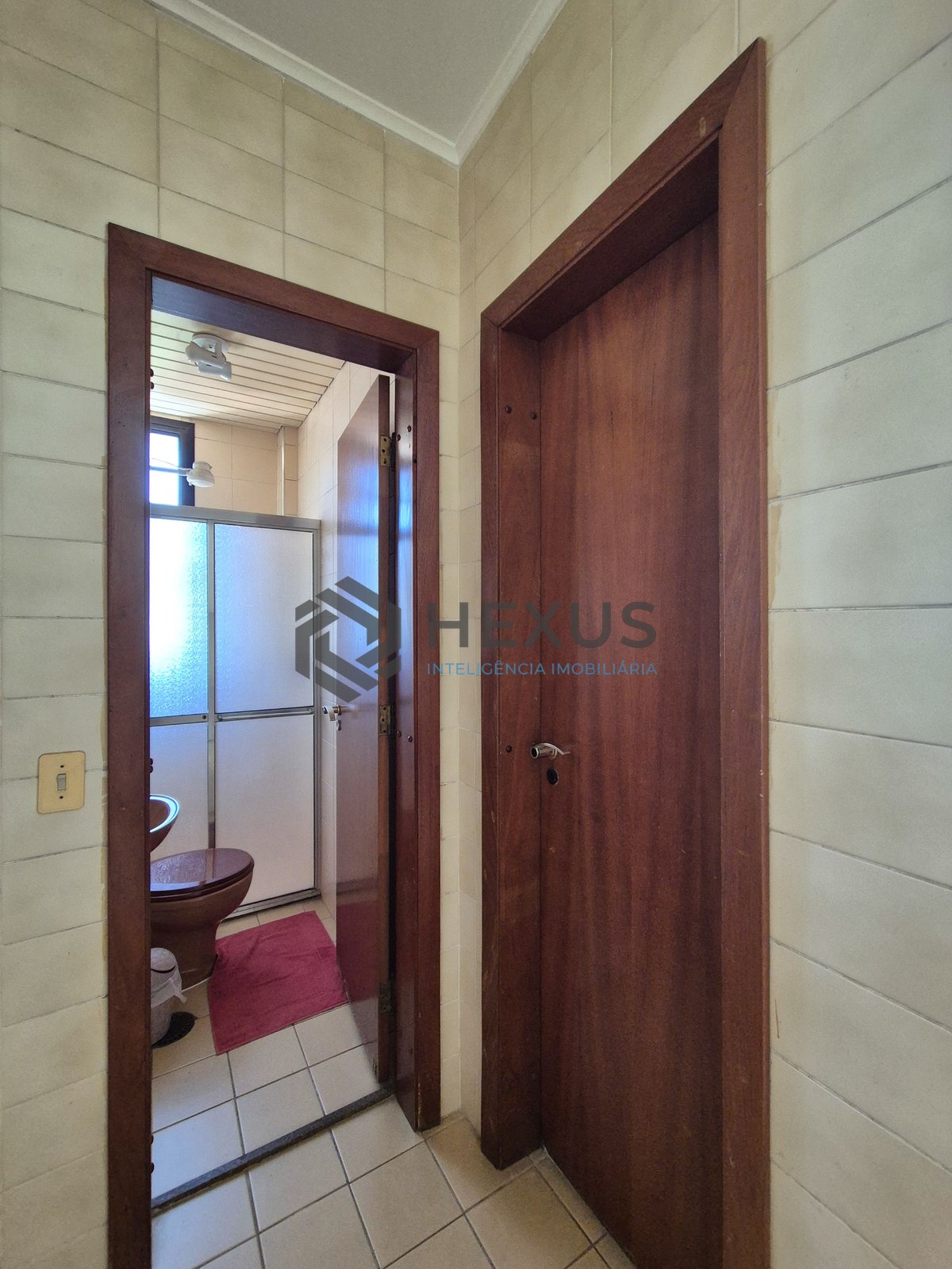 Foto 36 de Apartamento com varanda e lazer na Praia das Pitangueiras, Guaruja