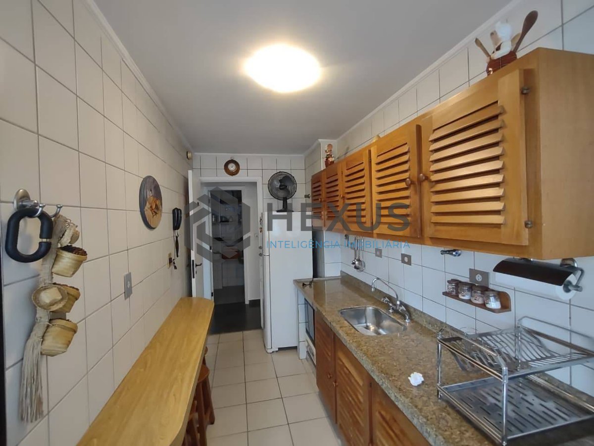 Foto 14 de Apartamento com varanda na Praia da Enseada, Guaruja