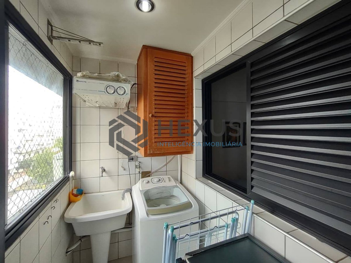Foto 16 de Apartamento com varanda na Praia da Enseada, Guaruja