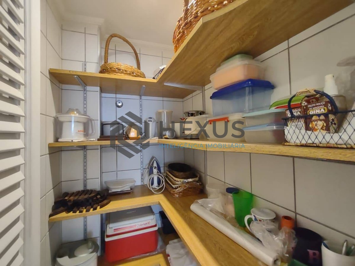 Foto 17 de Apartamento com varanda na Praia da Enseada, Guaruja