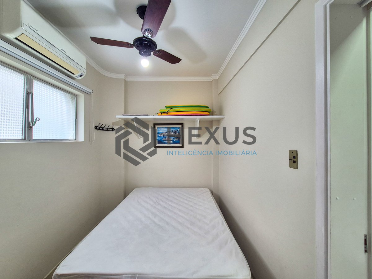 Foto 24 de Apartamento reformado com varanda na Praia das Pitangueiras, Guaruja