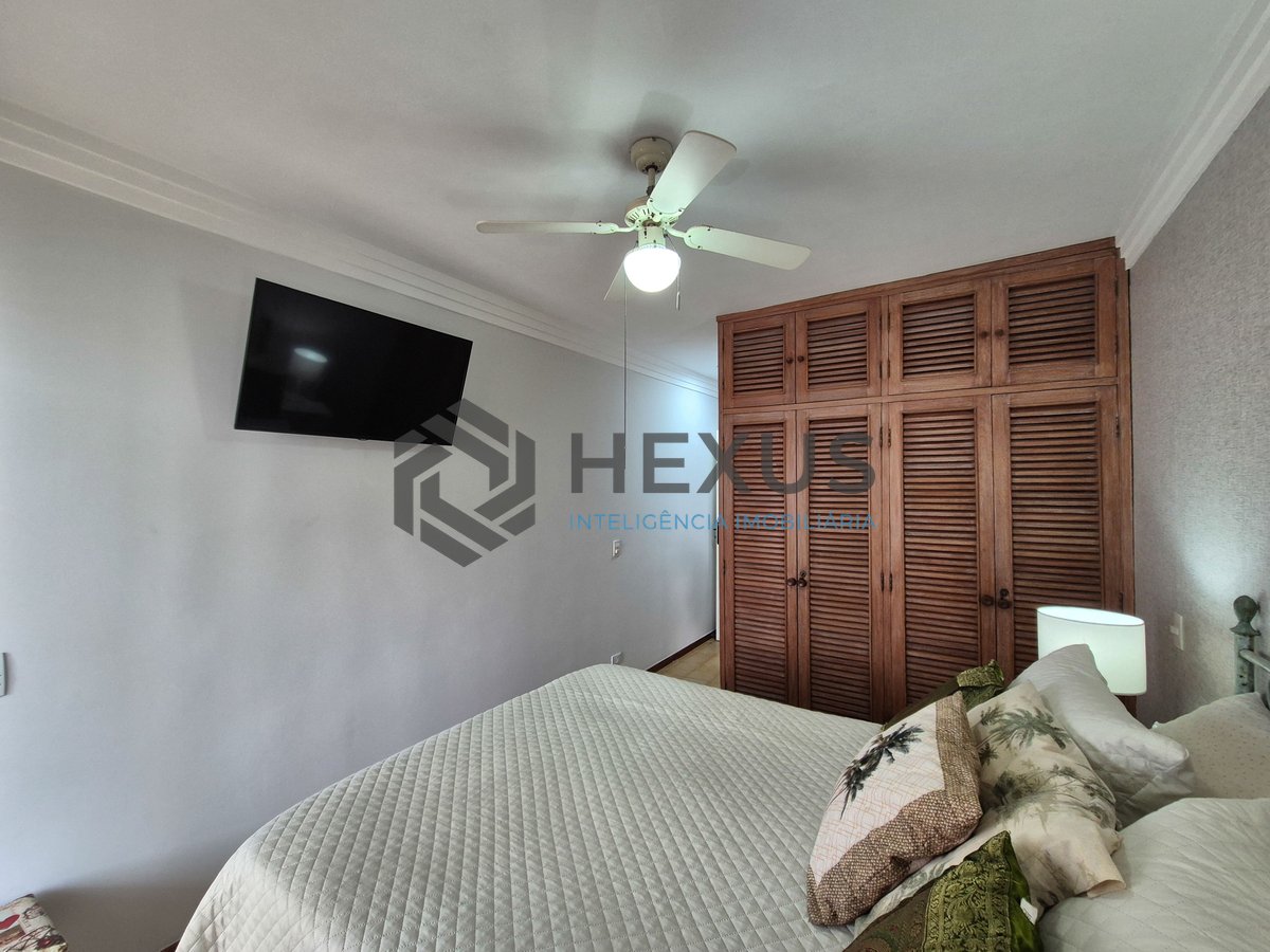 Foto 13 de Apartamento com varanda e lazer a duas quadras da Praia das Pitangueiras, Guaruja