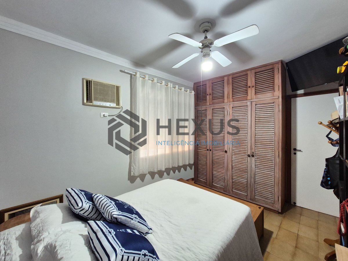 Foto 23 de Apartamento com varanda e lazer a duas quadras da Praia das Pitangueiras, Guaruja