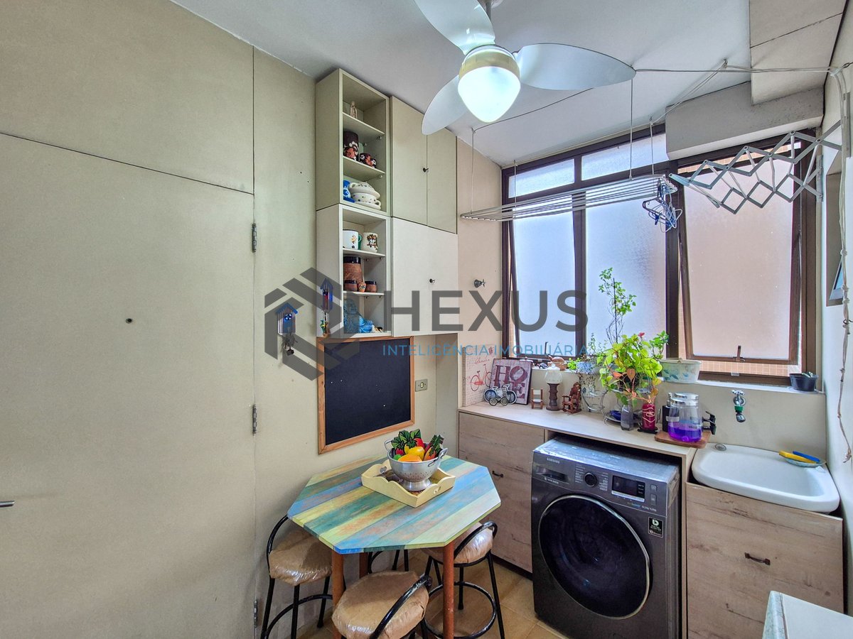 Foto 29 de Apartamento com varanda e lazer a duas quadras da Praia das Pitangueiras, Guaruja