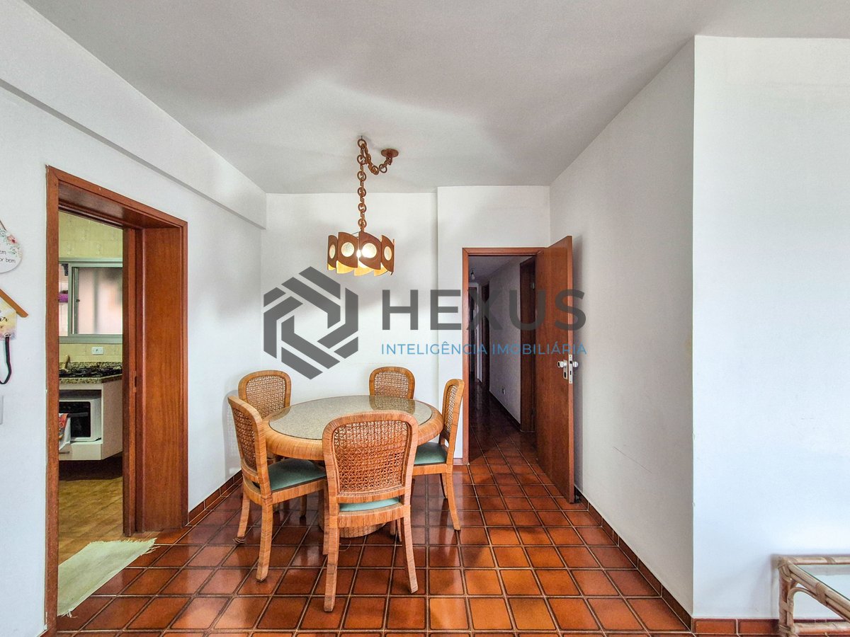 Foto 11 de Apartamento com varanda e lazer na Praia das Pitangueiras, Guaruja