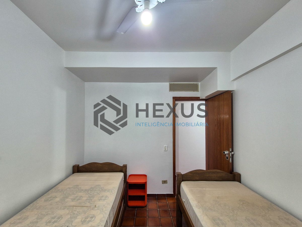Foto 15 de Apartamento com varanda e lazer na Praia das Pitangueiras, Guaruja