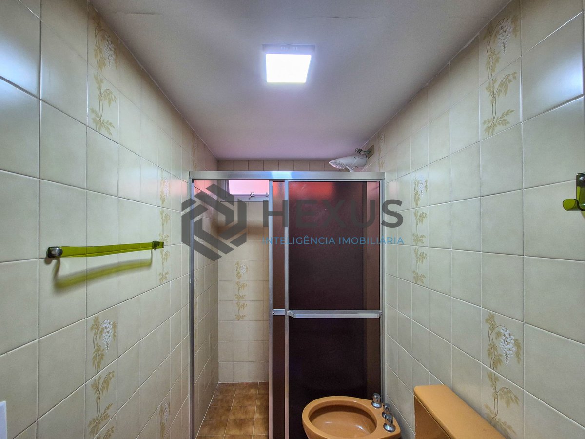 Foto 29 de Apartamento com varanda e lazer na Praia das Pitangueiras, Guaruja