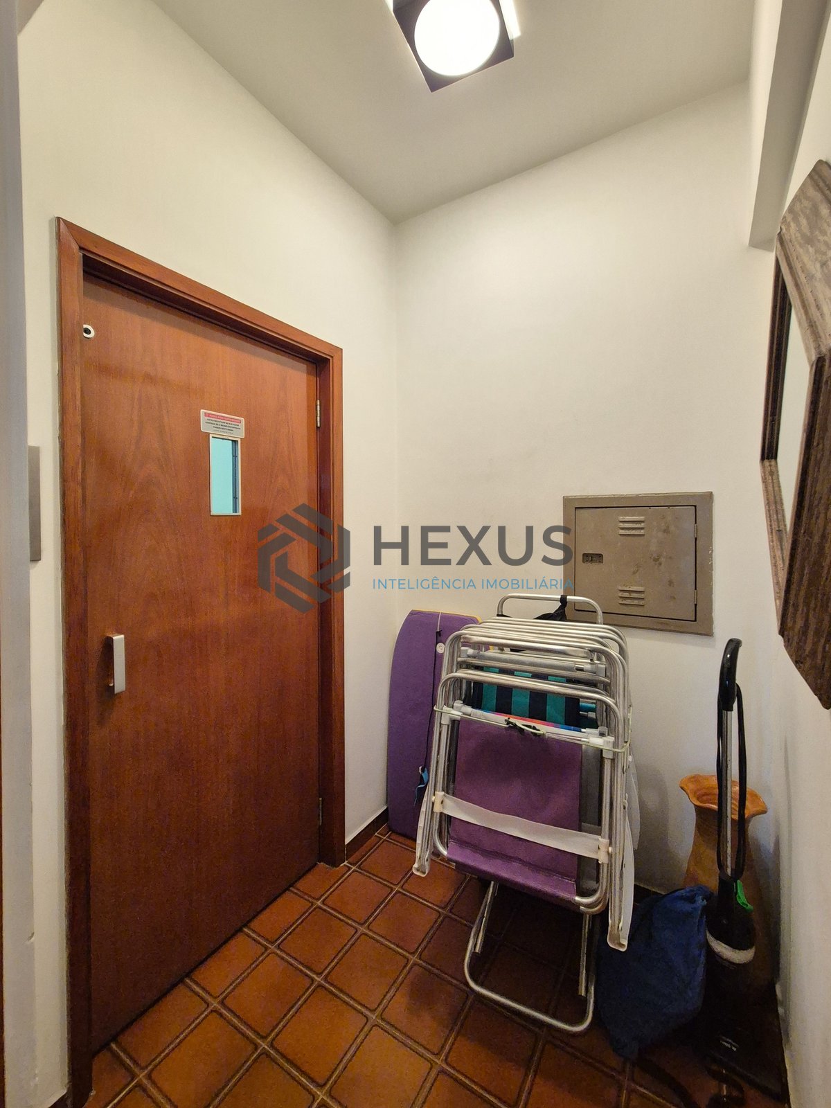 Foto 37 de Apartamento com varanda e lazer na Praia das Pitangueiras, Guaruja