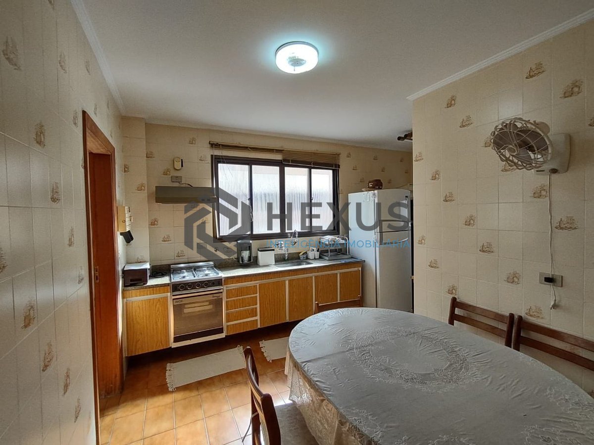 Foto 16 de Apartamento com varanda e lazer na Praia da Enseada à venda, Guarujá-SP.