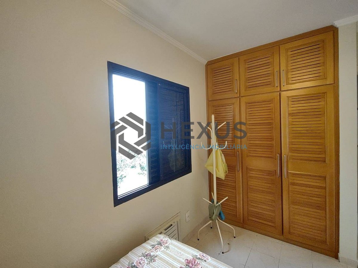 Foto 11 de Apartamento com varanda e lazer na Praia da Enseada, Guaruja