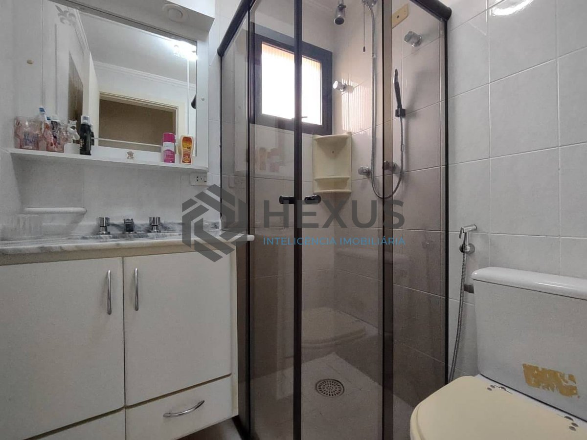 Foto 12 de Apartamento com varanda e lazer na Praia da Enseada, Guaruja