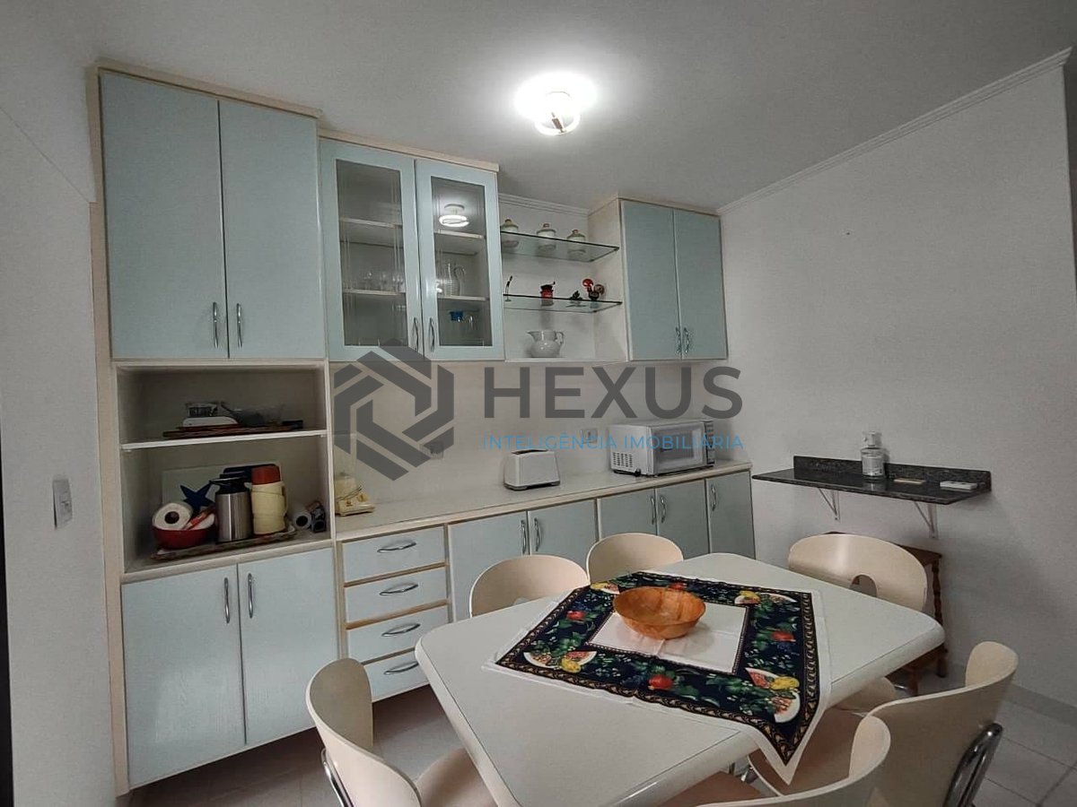Foto 15 de Apartamento com varanda e lazer na Praia da Enseada, Guaruja