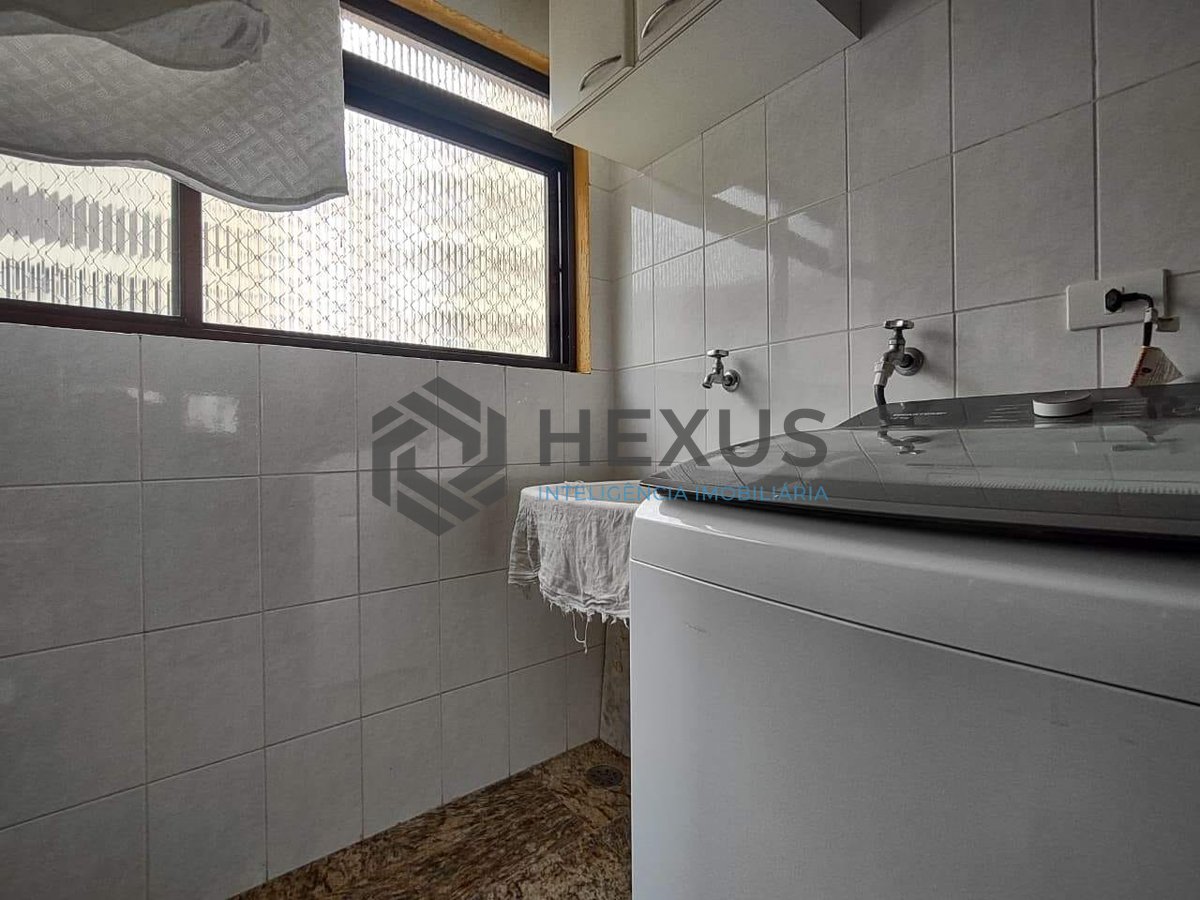 Foto 18 de Apartamento com varanda e lazer na Praia da Enseada à venda, Guaruja