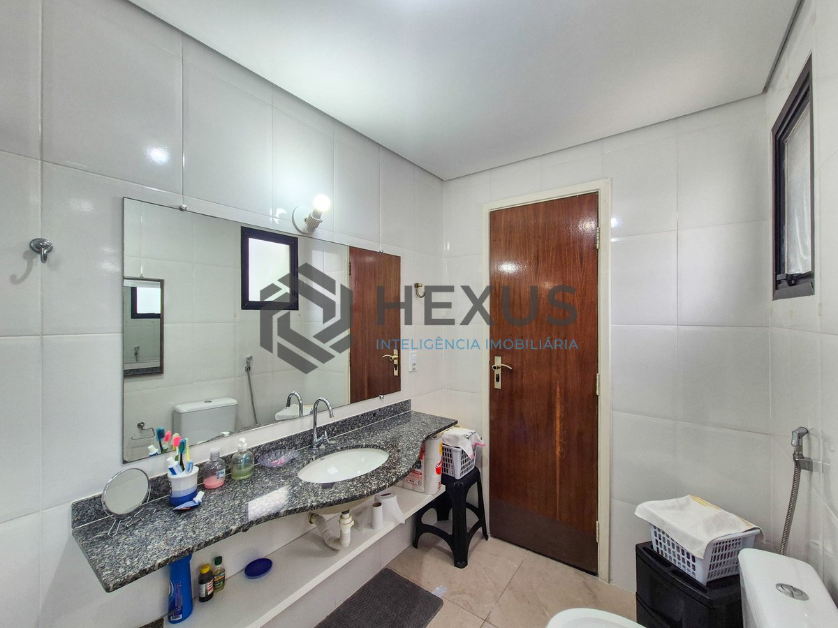 Foto 25 de Apartamento com lazer a duas quadras da Praia das Pitangueiras, Guaruja