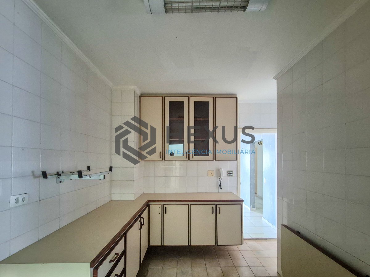 Foto 17 de Apartamento com varanda e lazer na Praia das Pitangueiras, Guaruja