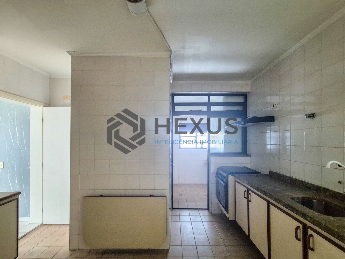 Foto 19 de Apartamento com varanda e lazer na Praia das Pitangueiras, Guaruja