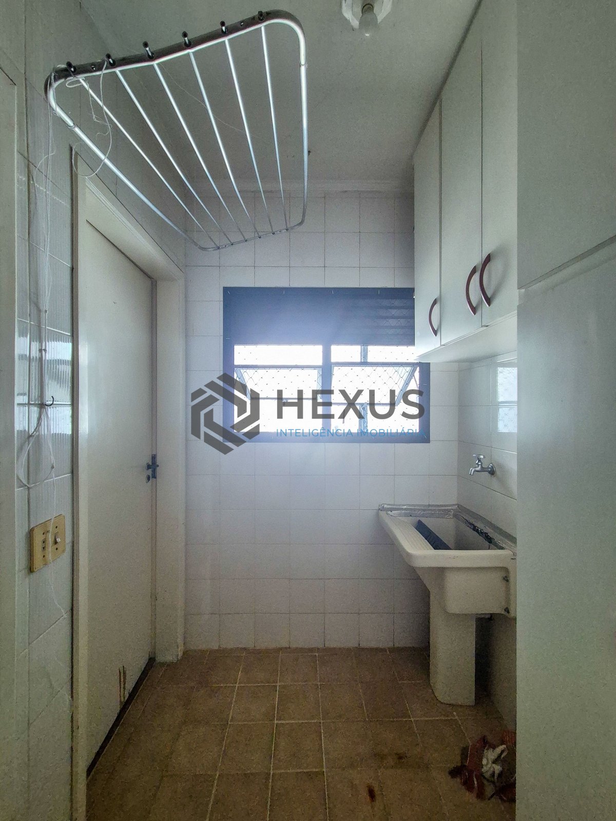 Foto 20 de Apartamento com varanda e lazer na Praia das Pitangueiras, Guaruja